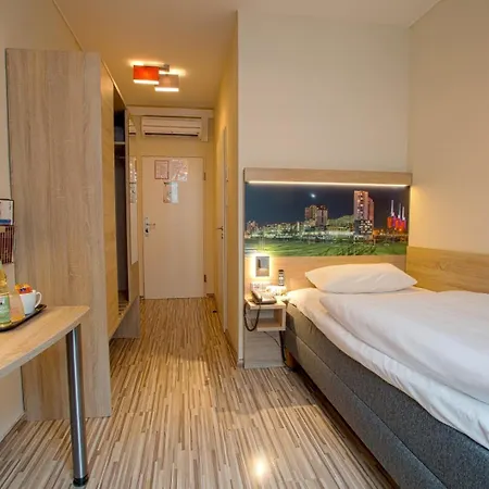 Hotel City Hotel Hannover 3*